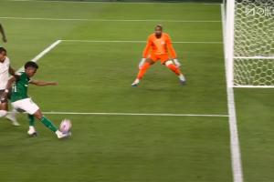 华体会体育APP下载-太帅了！埃斯特旺小角度爆射，切尔西遭1-1扳平！