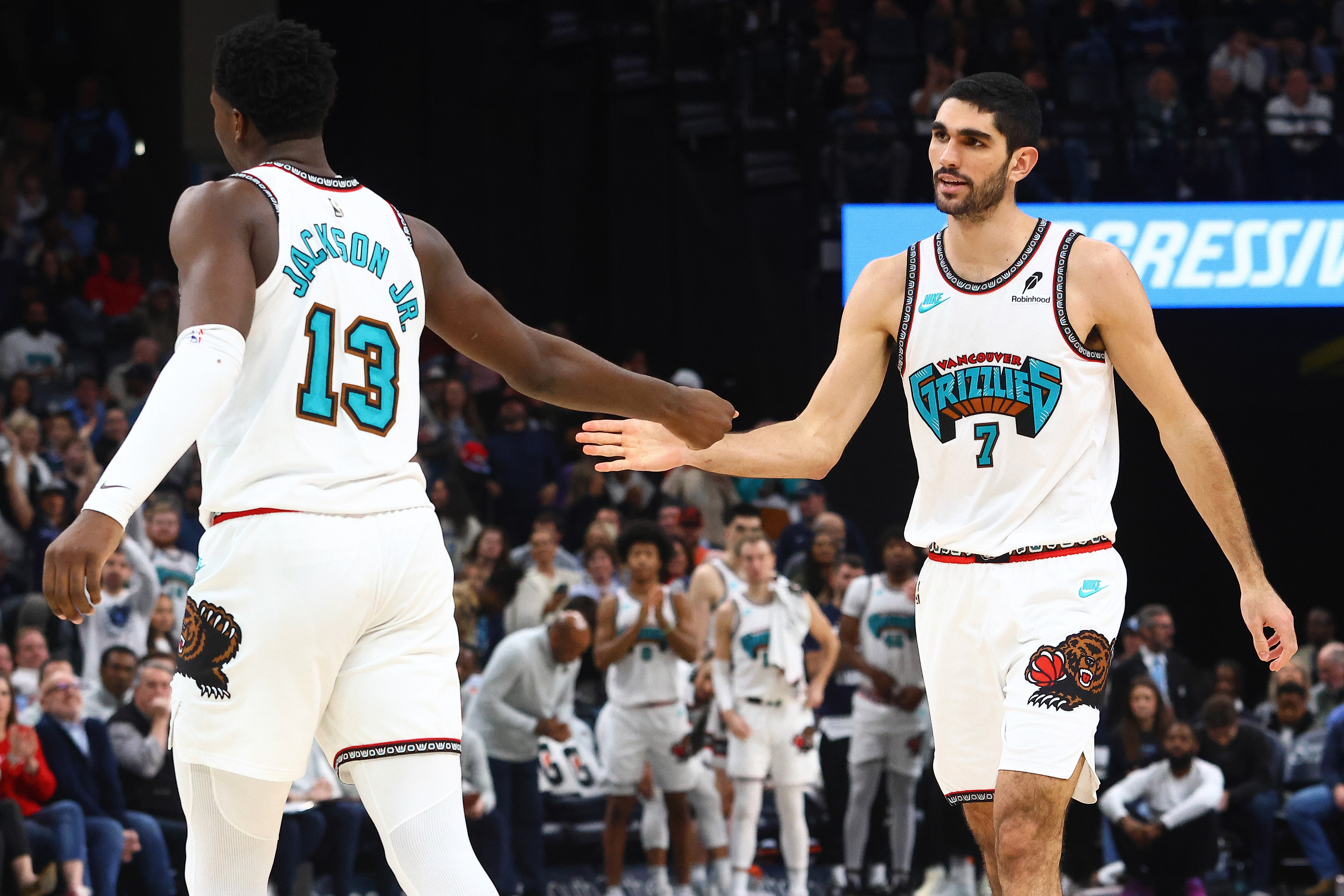 思路清晰！美记列举灰熊操作顺序：清理空间完成多个签约/续约