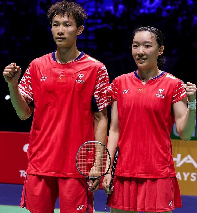 华体会HTH平台-14年来首次！陈雨菲带伤晋级，石宇奇救赛点，国羽世锦赛5项冲冠