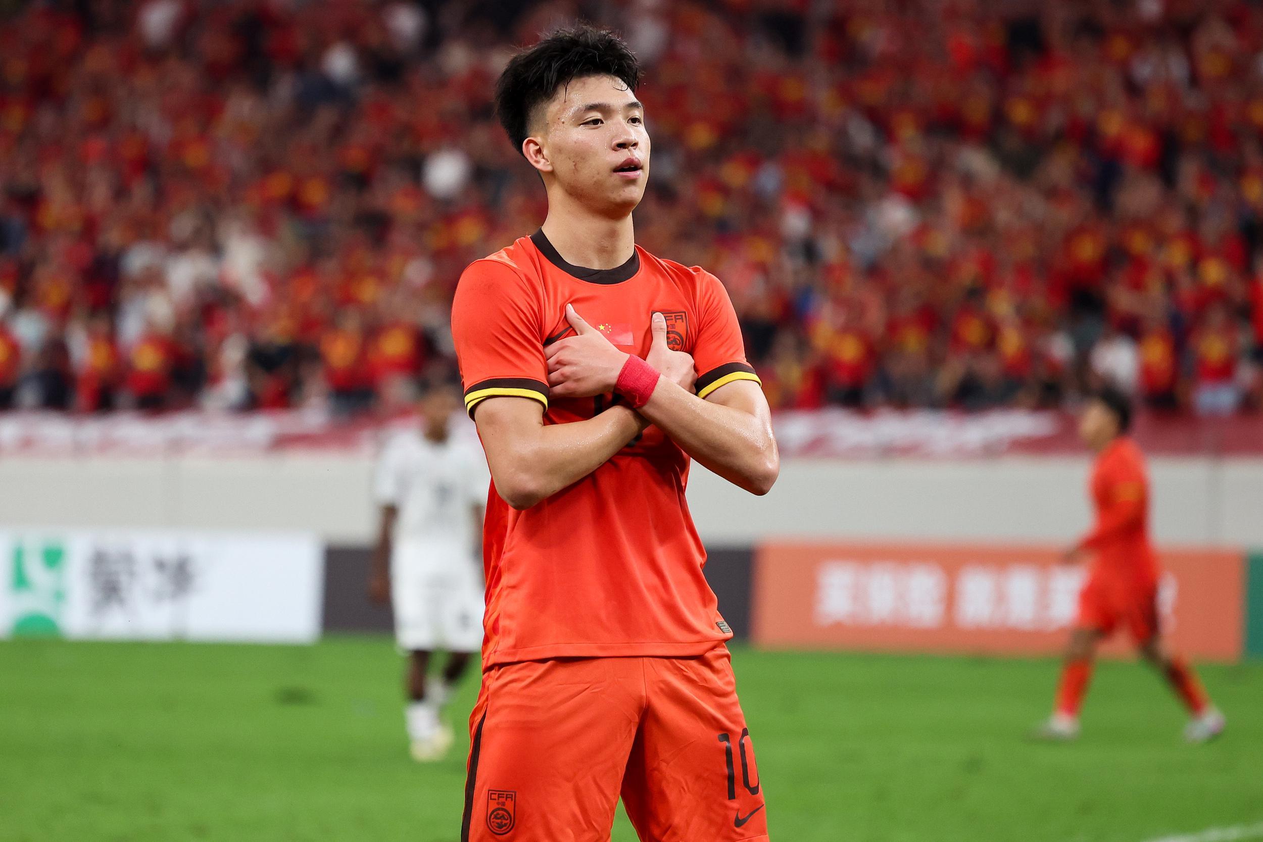 王钰栋：我们全队磨合时间比较短，在场上有些不默契