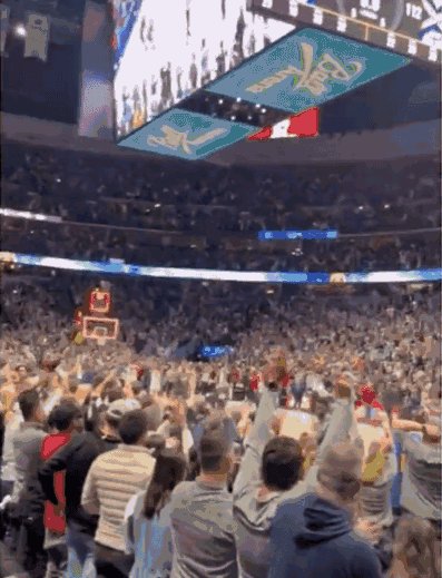 华体会首选平台-爱德华兹被控砸伤球场工作人员 或面临18个月监禁