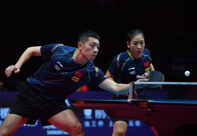 华体会首选平台-刘诗雯负朱雨玲止步女单八强 “昕雯”组合双线告负